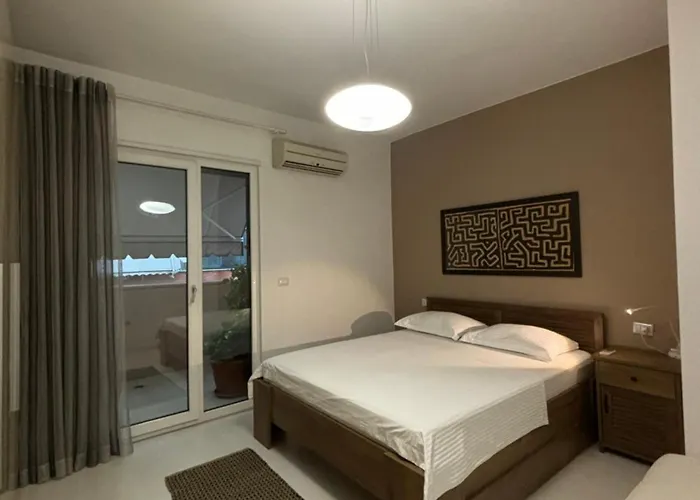Apartment Tam Serviced 2bdr Center No6